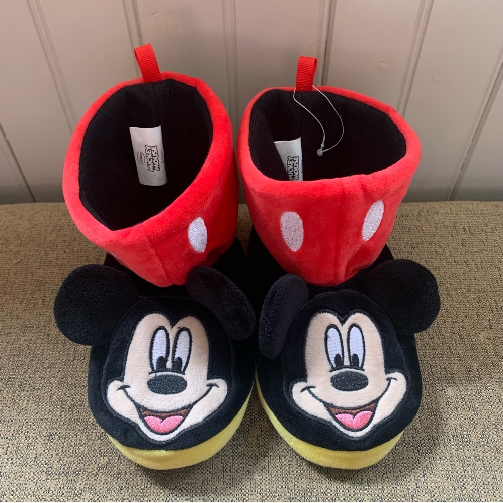 Disney Mickey Mouse Slippers Fabric Upper Size 11-12 Like New.